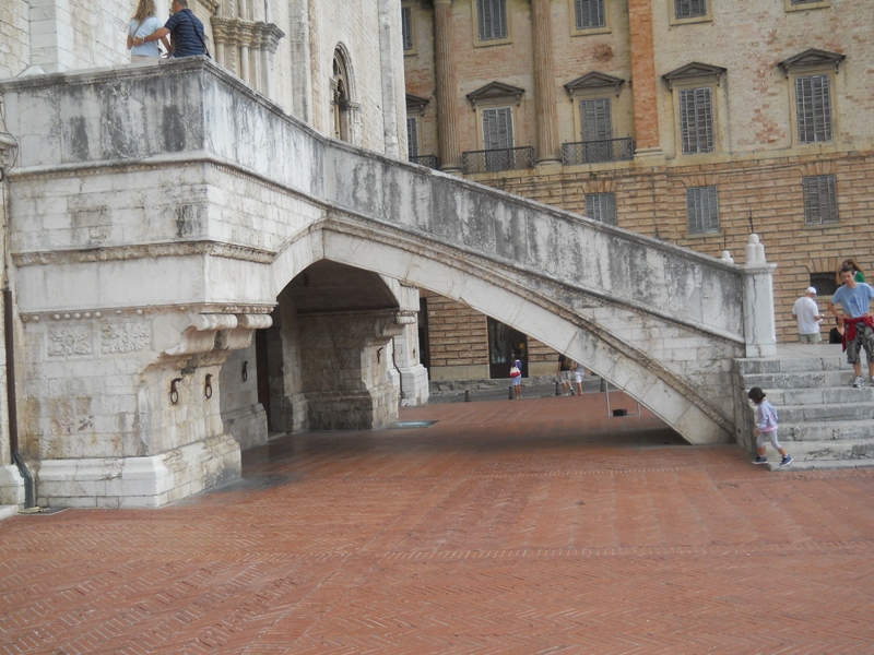 Gubbio - Scalinata del palazzo municipale - Gubbio - Stairway of City Hall